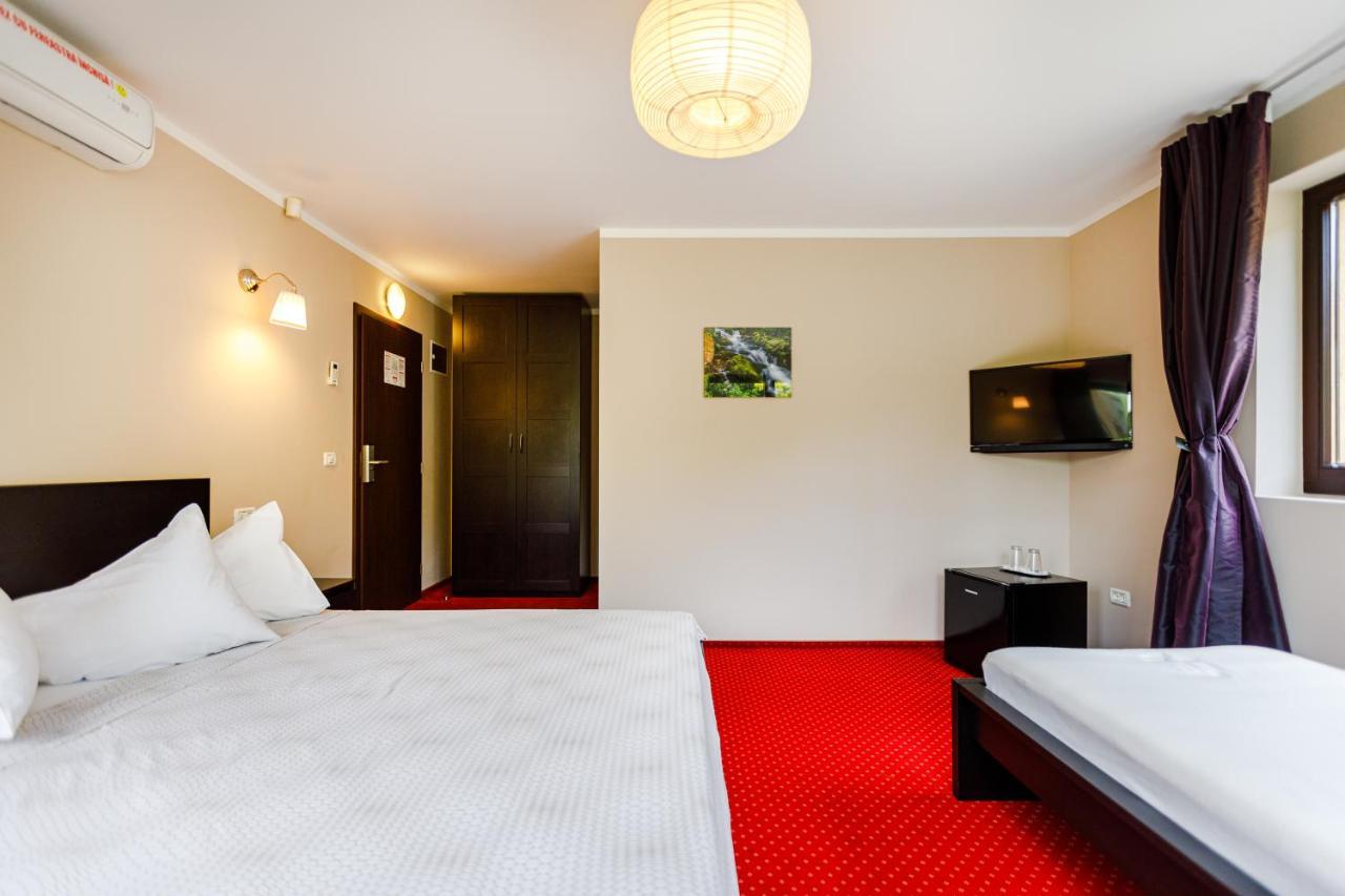 Rex Infinity View 4* Cazanele Dunarii Dubova Luaran gambar